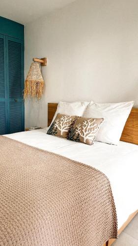 Pointe-a-Pitre Apartment | Le Nid Bleu - Comfort and Sea View