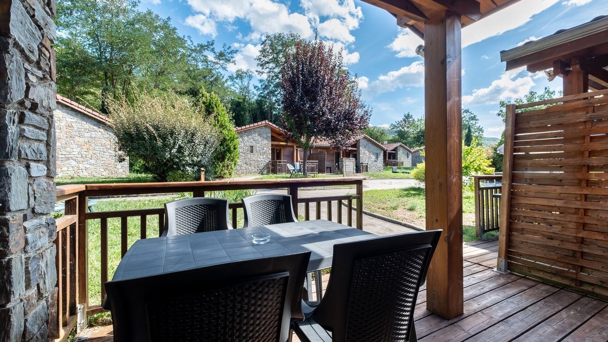 Montoulieu Apartment | Le Nid du Géranium 5 - Chalet vue montagne T2