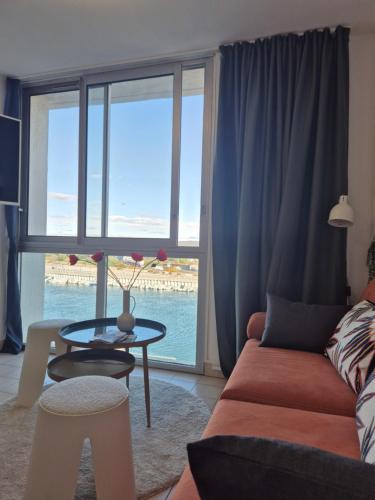 Sete Apartment | Le Pavois d'Or, studio rénové avec goût, Superbe Vue, Proximité Gare et Centre, Climatisation