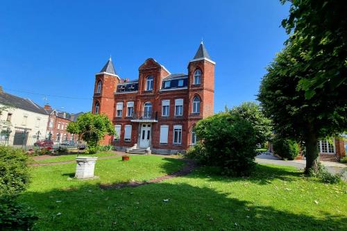 Avesnes-sur-Helpe Apartment | Le petit Château Avesnois - Studio avec terrasse vue sur le jardin