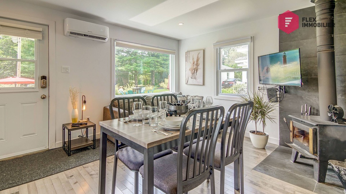 Magog Cottage | ⭐ Le Phare de Chalet Memphré 🕯 Southière Beach in Magog ⭐