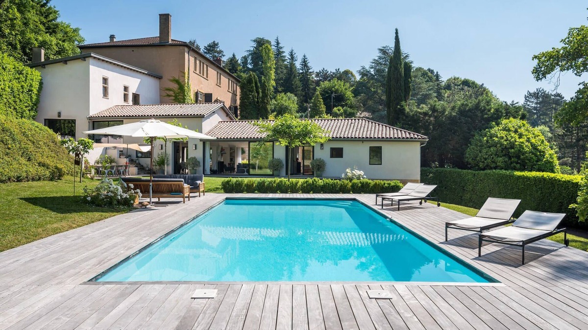 Saint-Cyr-au-Mont-d'Or Villa | Le Pressoir - Newly refurbished house with contemporary decoration