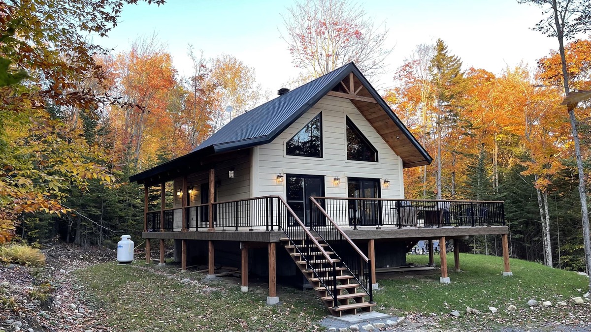 Entrelacs Ski Chalet | Le P’tit Rustique - Cozy Chalet (5-min walk to dock)