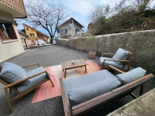 Saint-Gingolph Apartment | Le regard sur le lac
