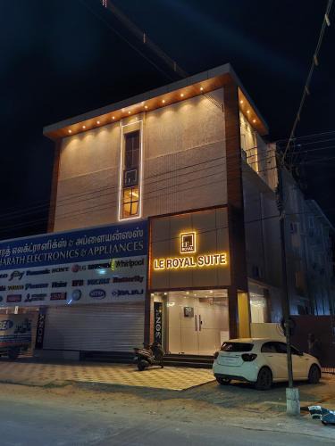 Udumalaipettai Hotel | Le Royal Suite
