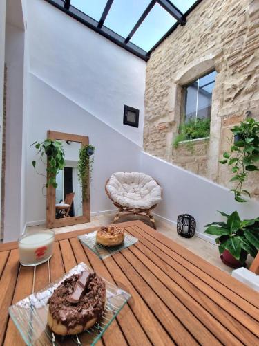 Faubourg Apartment | Le Saint Baudile 80sqm parking AC church view