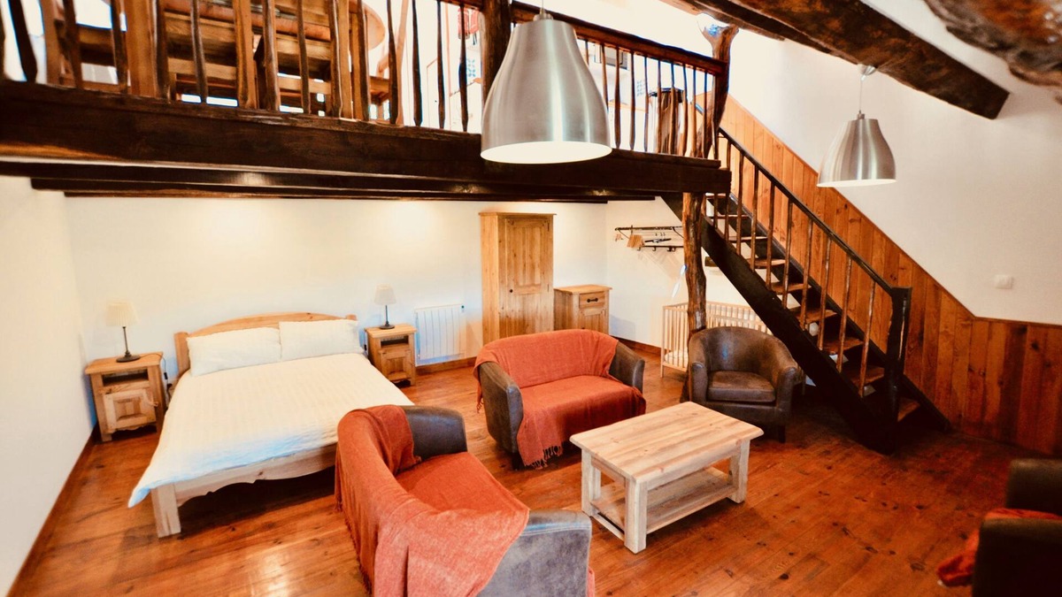 Riols Cottage | Le Sanglier - Rustic and charming gite with panoramic mountain views, immersed in beautiful nature