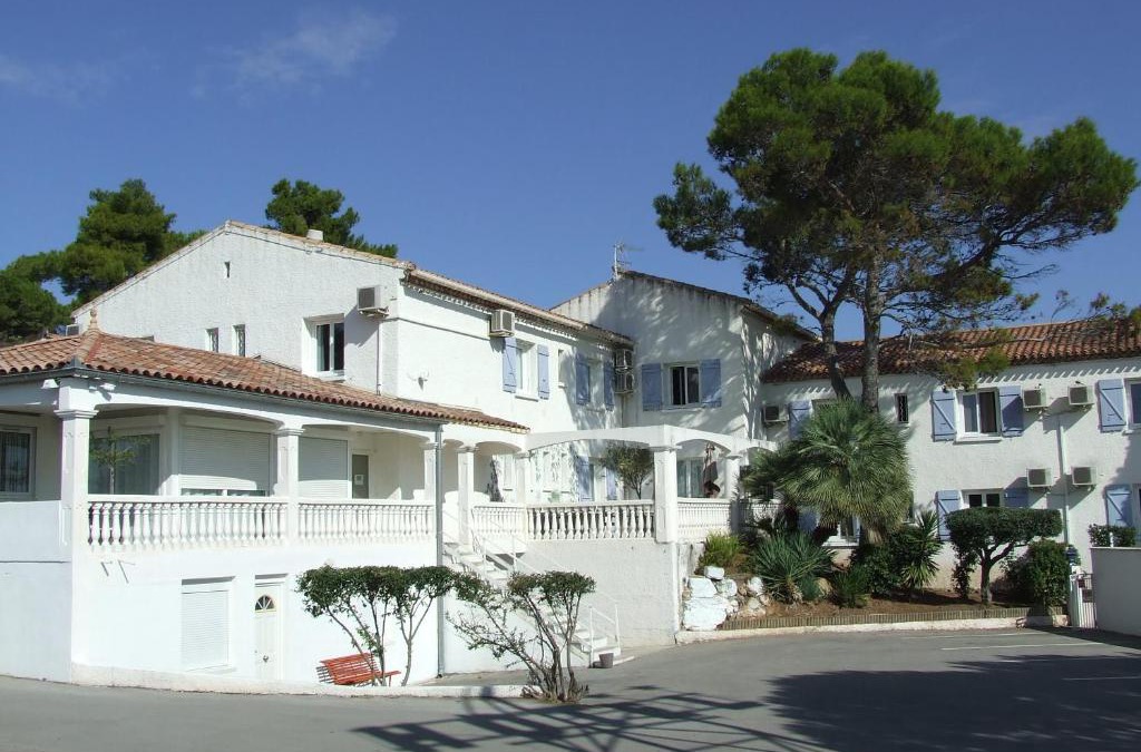 Clermont-l'Herault Hotel | Le Sarac Hôtel