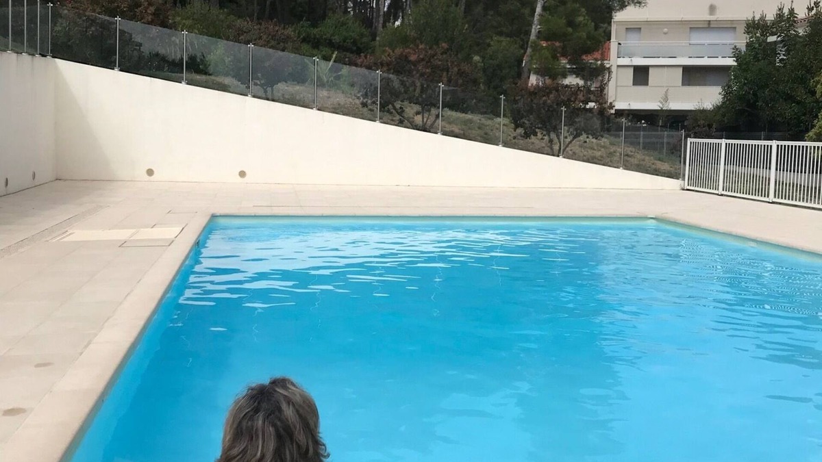 La Ciotat Apartment | LE STELLA. 2 pers. sea view. swimming pool. Air conditioning. Garage