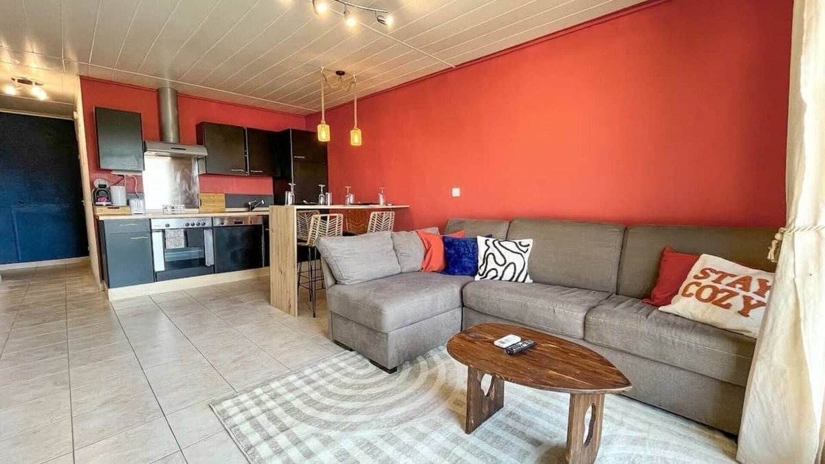 Grand Clement Apartment | Le Strada: box/climate & streetcar 5min away