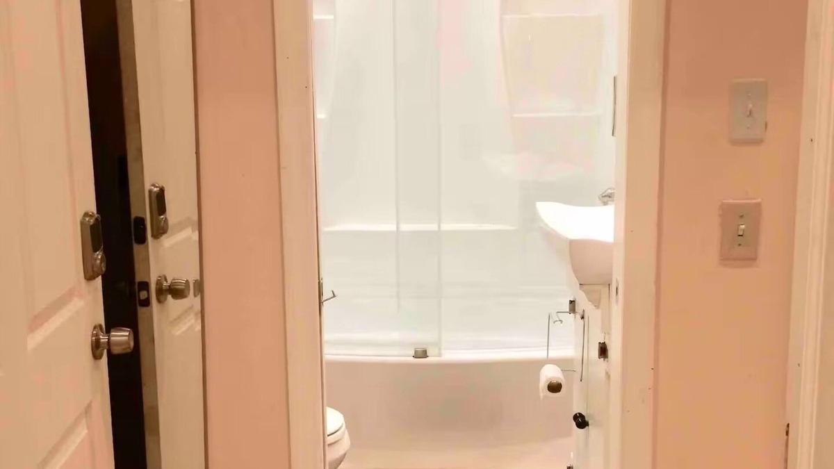 Central Business District House | Le Suite Newark
