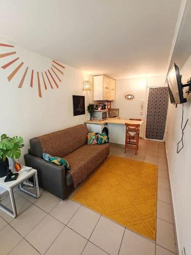 Le Pre-Saint-Gervais Apartment | Le Sunshine - 2 people studio & Todler - Cosy - Porte des Lilas