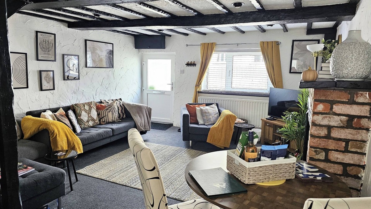 Stainburn Cottage | Leaf Tree cottage, close to Coast, Lakes and Fells