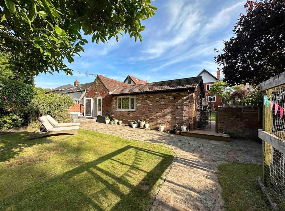 Lytham St. Anne's House | Leafy lodge in Lytham