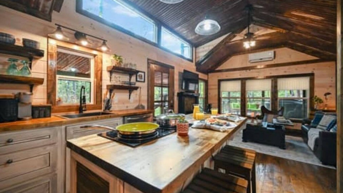 Octavia Cabin | LEATHERWOOD a wooded oasis