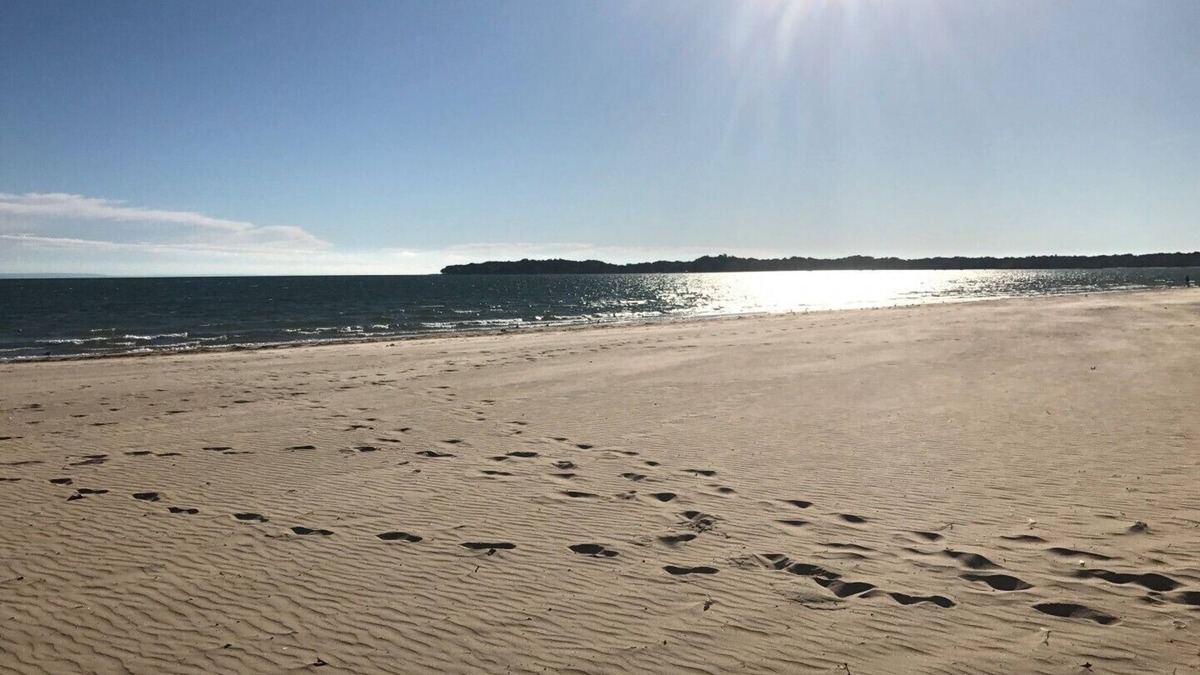 Crystal Beach House | Leave YOUR foot prints in the Sand. Welcome Aboard the SANDY LANE BEACH HOUSE !