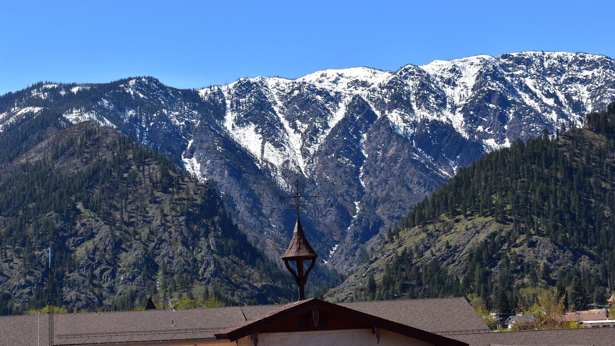 Leavenworth Condo | Leavenworth Vacation Rental, Luxury , Downtown, Amazing Mountain View Condo,
