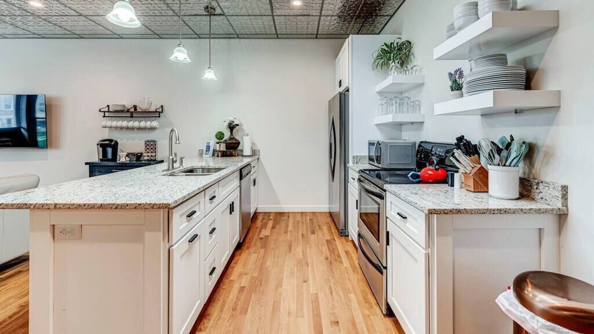 Lebanon Apartment | Lebanon Loft on the Downtown Square