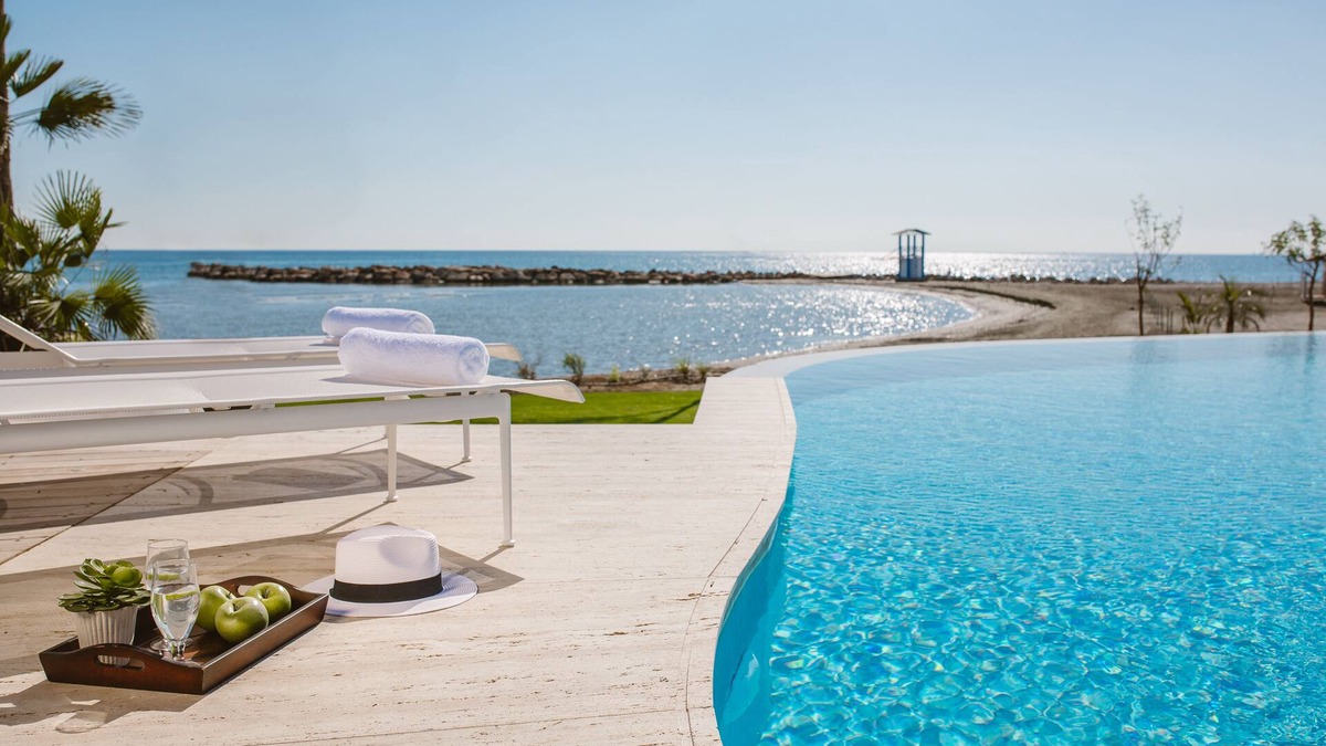 Oroklini Hotel | Lebay Beach Hotel