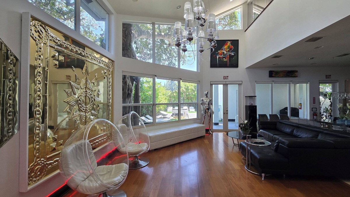 Royal Poinciana House | LED Artsy Retreat -Jacuzzi/BBQ