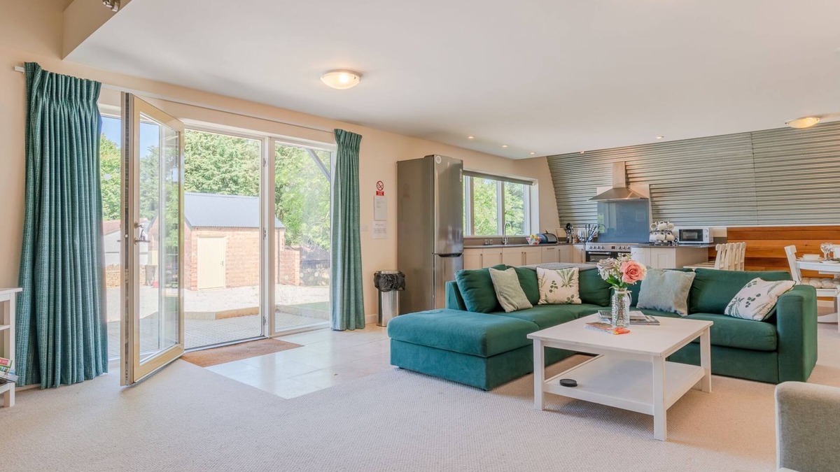 Chipping Campden House | Ledge View - sleeps 6 guests in 3 bedrooms