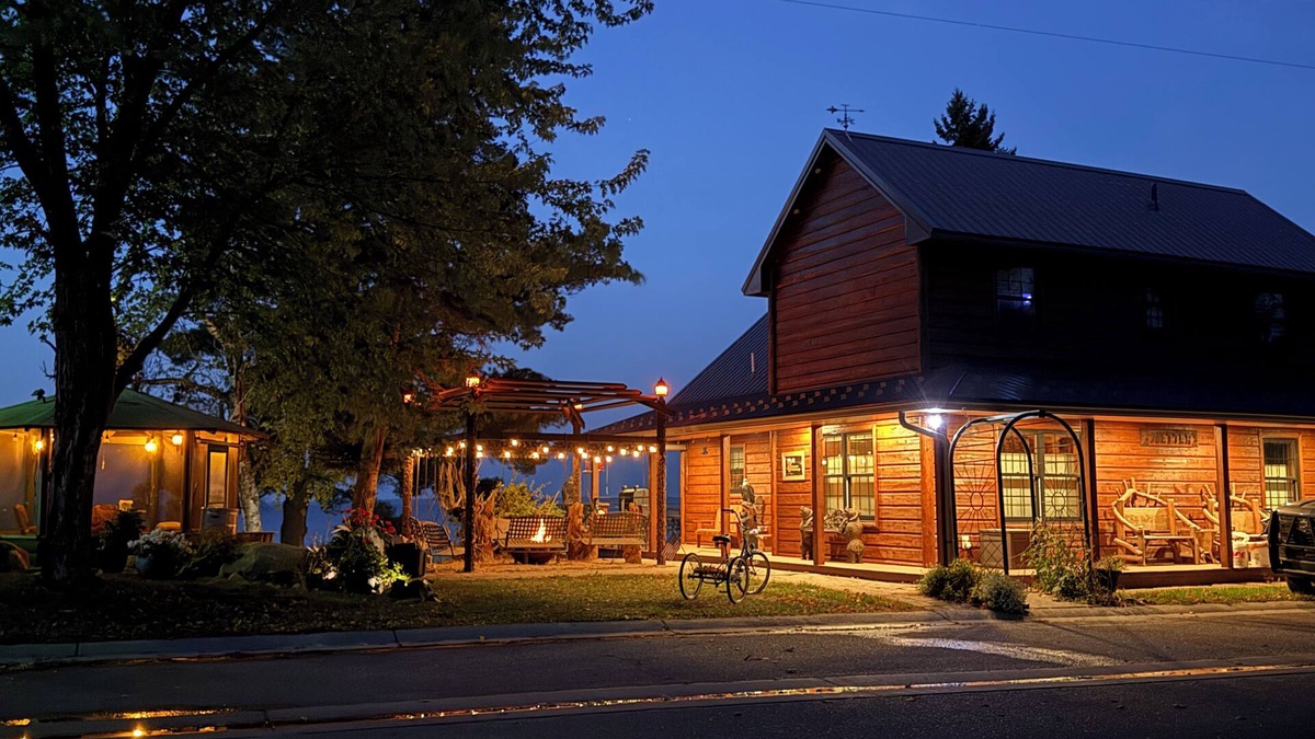 Whipholt Cabin | Leech Lake Waterfront Home, Panoramic Views 3bd/2ba and swinging firepit chairs.