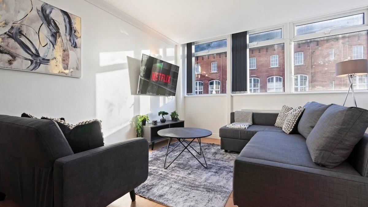 Leeds Apartment | Leeds Central Retreat - Parking