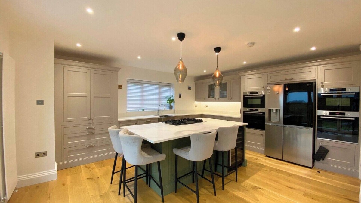Chapeltown House | LeedsHouse/Sleeps9/PrivateGarden/Tv/Wifi