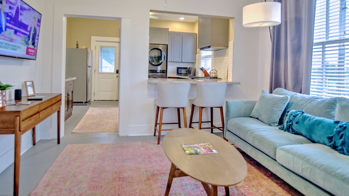 Central Business District Apartment | Leeland Sunrise Loft - Walk to GRB and Toyota Ctr