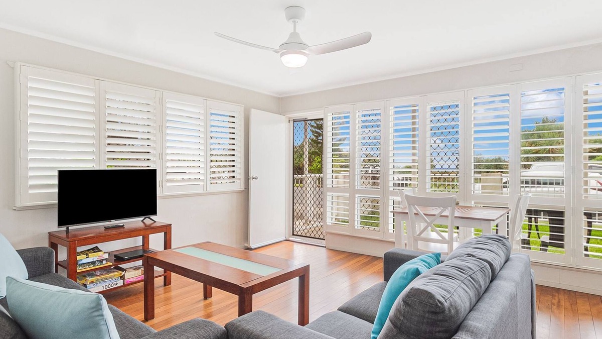 Bilinga Apartment | Legacy 1 - Bilinga/North Kirra Beachfront - Min. 3 Night Stay!