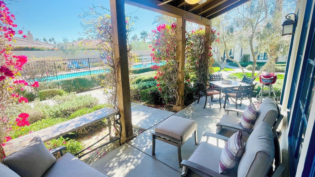 La Quinta Condo | LEGACY VILLAS Rare Single-story 3BR Villas Between Two Salt-water Pools! #111050