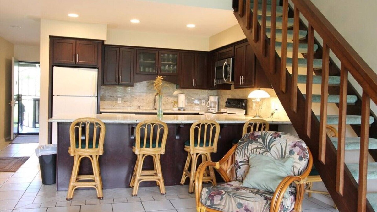 Kahuku Condo | Legal Short Term on Golf Course, Upper Floor - Have a relaxing vacation in Oahu