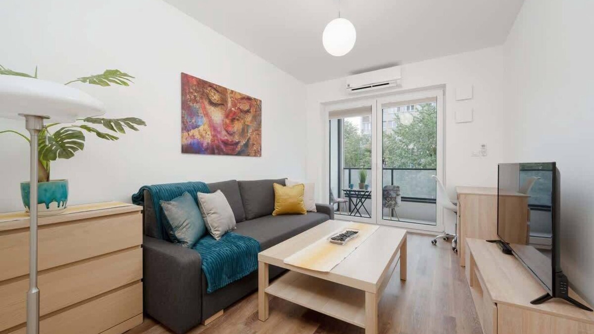 Stare Miasto Apartment | Legnicka 33 | Comfortable Apartment | Parking
