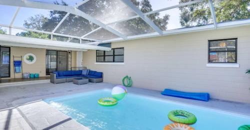 Cypress Gardens House | Legoland Area Stay Pool Scenic Outdoor Trails