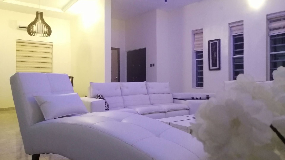 Ofin House | Lekki Conservation Luxury Palace with Gym and Pool