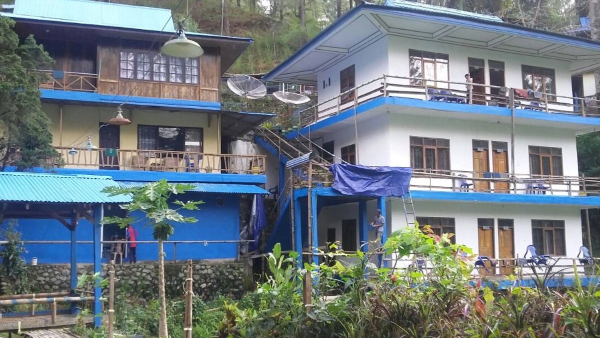 Malino Hotel | Lembah Biru Lagoon