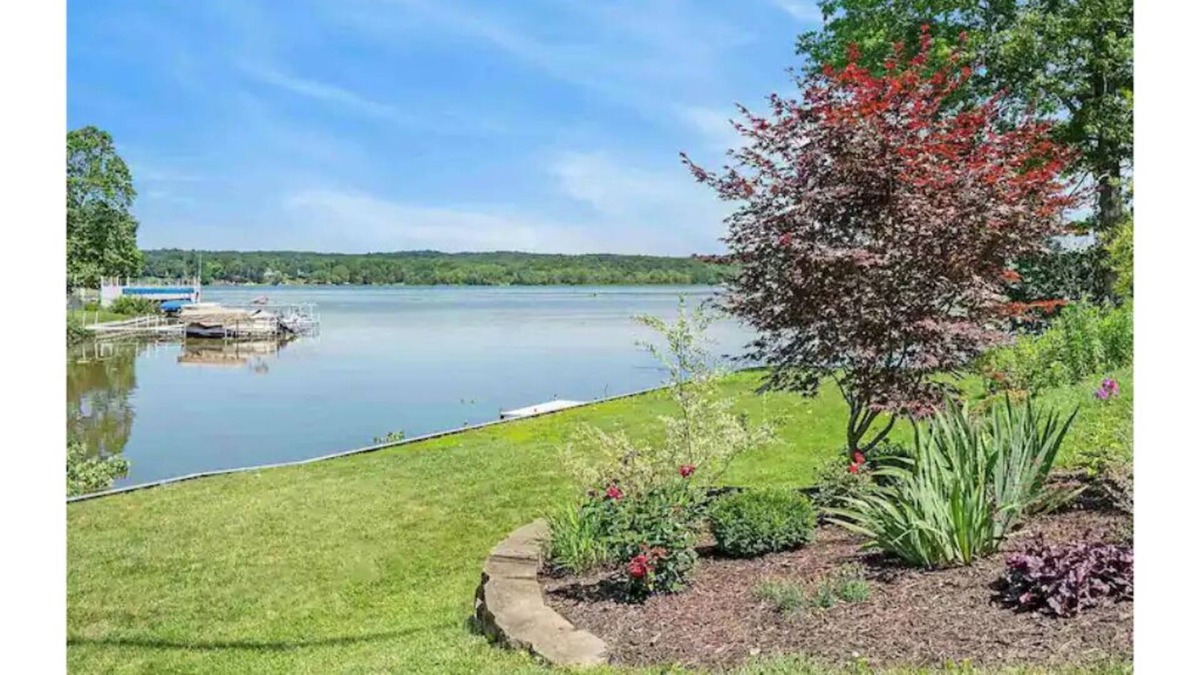 Unionville Cottage | Lemon Drop Inn Lake Lemon, Bloomington, Nashville