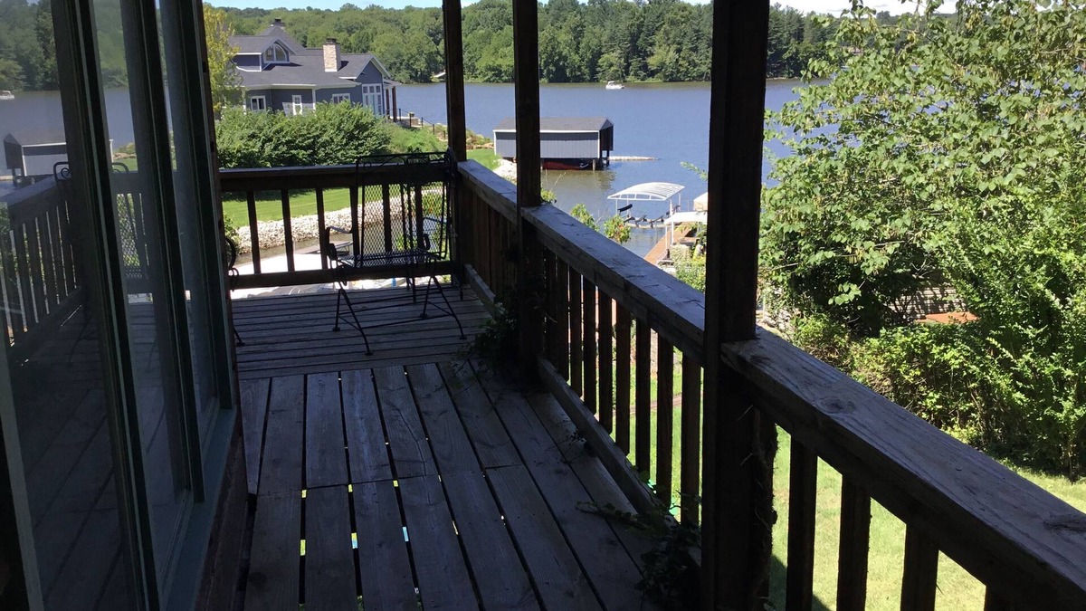 Unionville Cottage | Lemon Lift, house on the shores of Lake Lemon near Bloomington and Nashville IN.