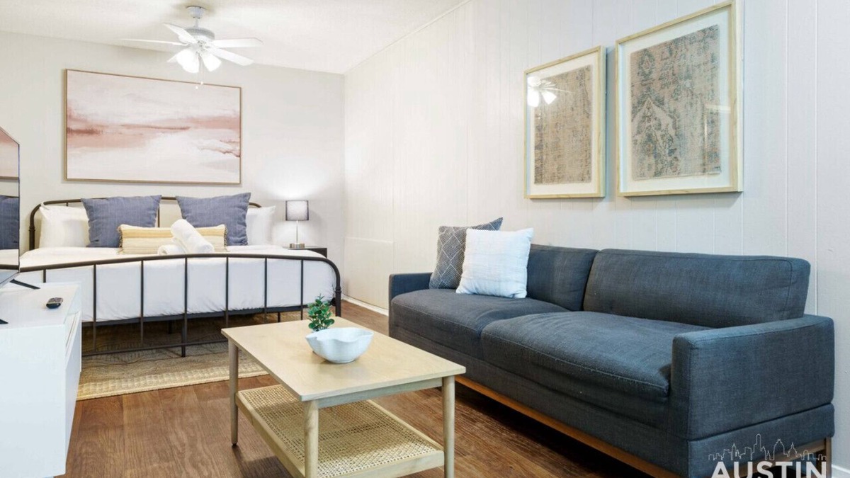 Hyde Park Apartment | Lemon Tree #106 xxxx