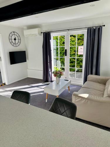 Tawa Apartment | Lemon Tree Apartment Tawa
