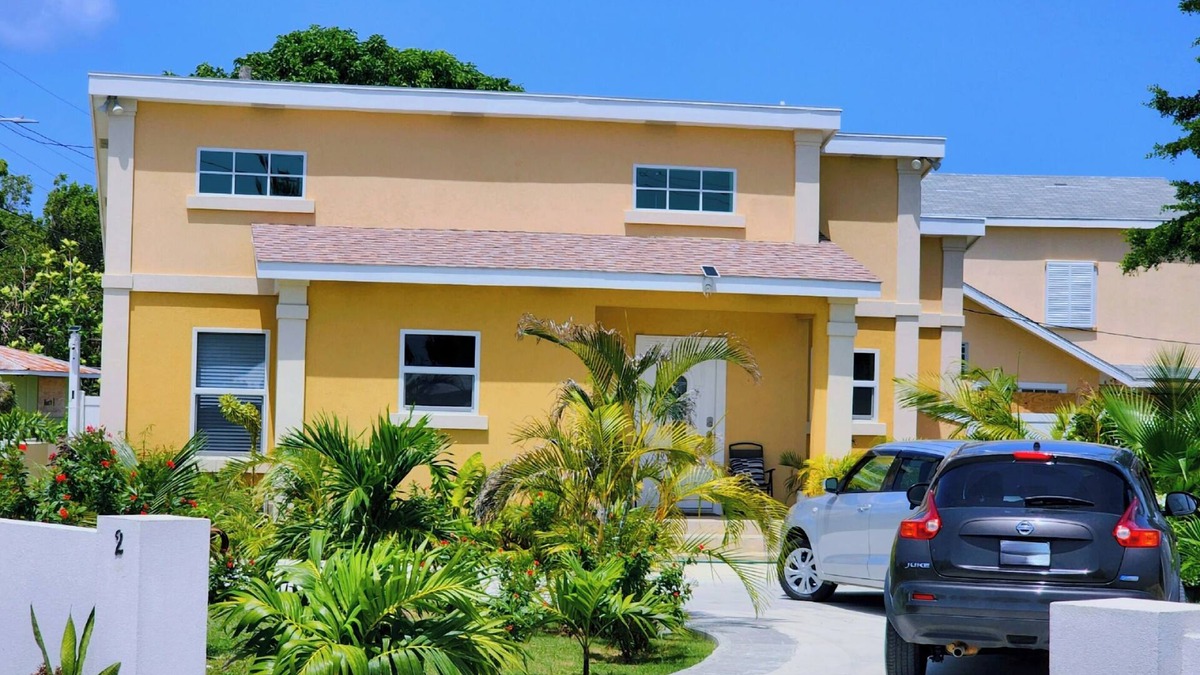 West Bay House | LEMONGRASS HAVEN n3 bedroom home