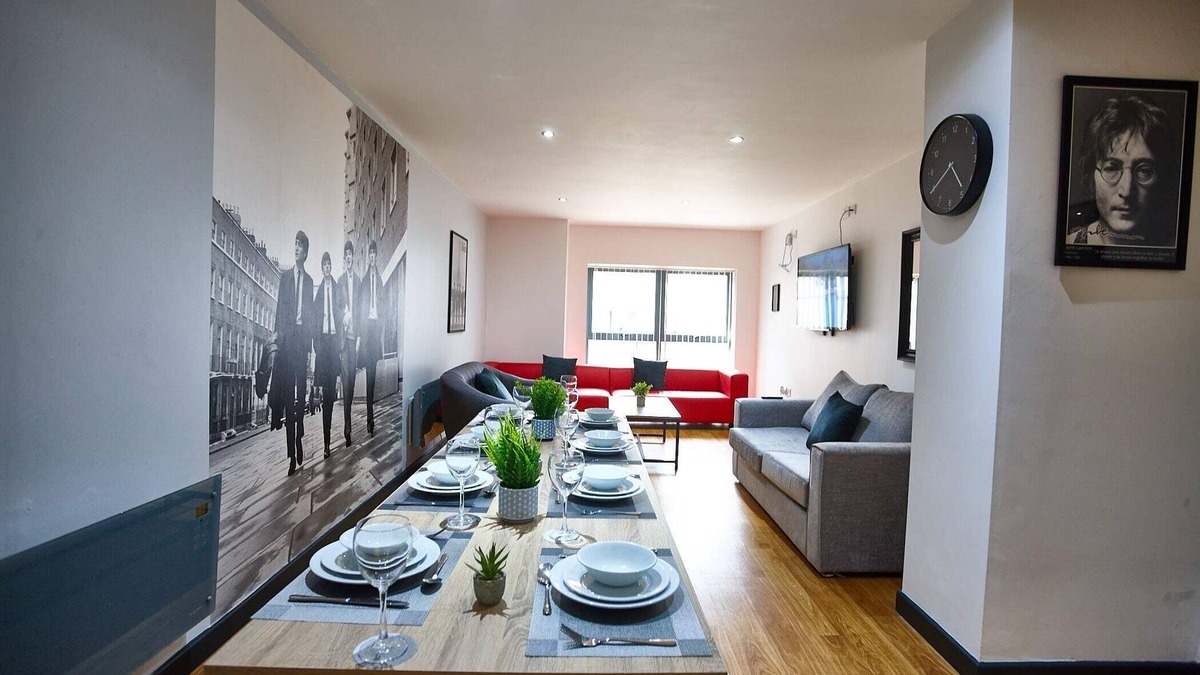 Liverpool Apartment | LENNON SUITE 4 BEDS S