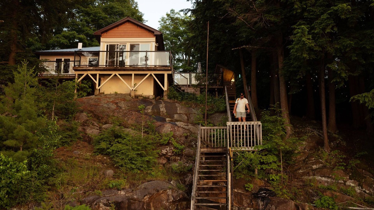 Muskoka Lakes Cottage | Lennys Lakehouse in Muskoka.n20 minutes to Port Carling or Bracebridge!