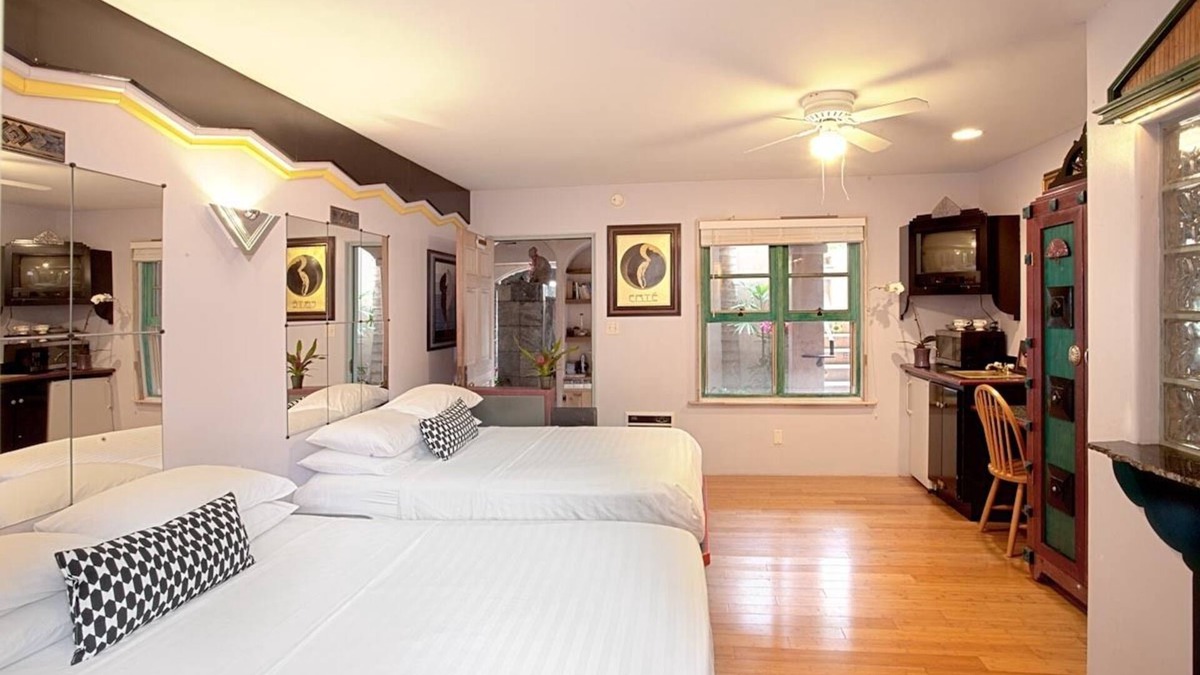 Del Mar Hotel | Les Artistes Inn