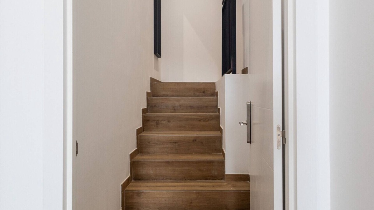 Montolivet Apartment | Les arts Turia 3 by Concept Flats