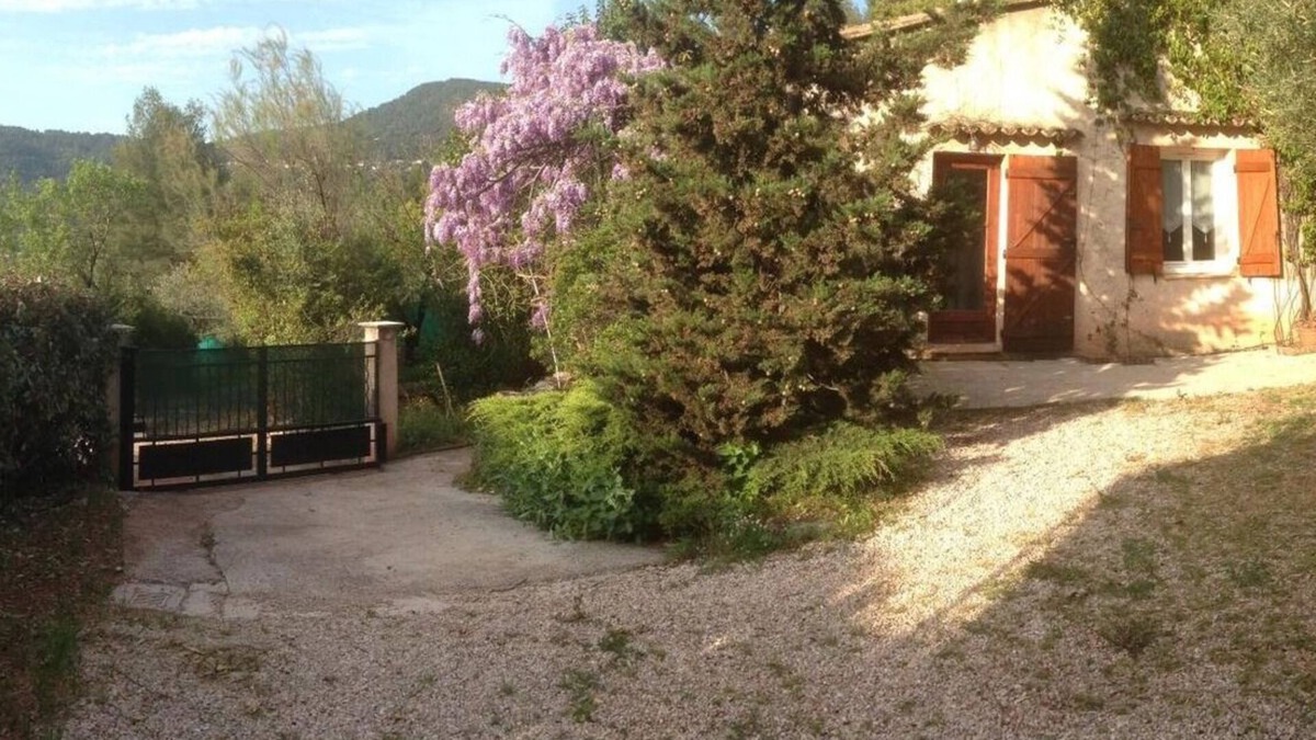 Sollies Pont House | LES BANCAOUS gîte - SOLLIES PONT