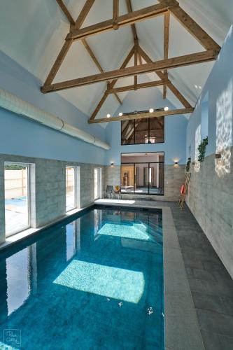 Estinnes House | Les Campanes - Gite 8 personnes avec piscine intérieure et sauna