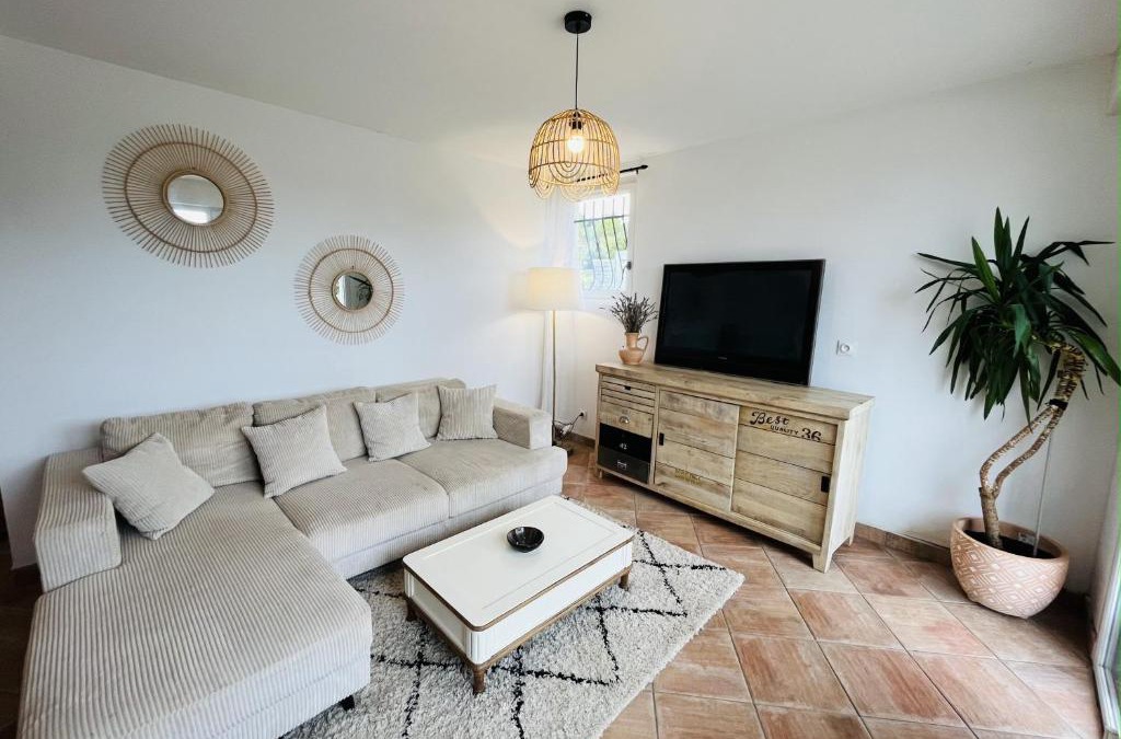 Mas-Saintes-Puelles Apartment | Les cigales - souplex cosy et calme