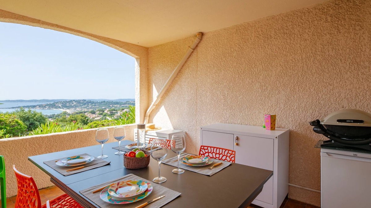 La Nartelle Apartment | Les Coteaux de la Nartelle by Interhome