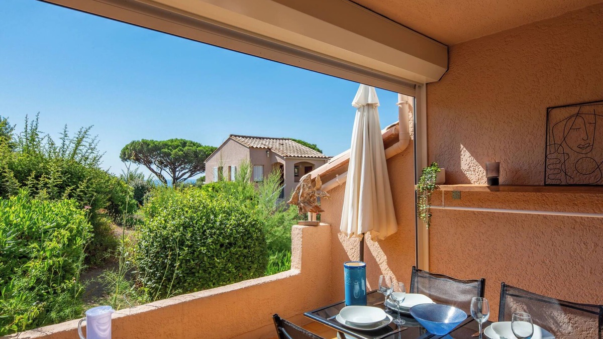 La Nartelle Apartment | Les Coteaux de la Nartelle by Interhome